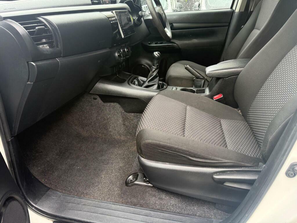 Toyota HILUX D-4d Invincible X Blue #11
