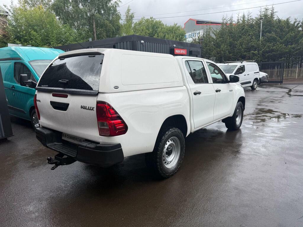Toyota HILUX 2.4 D-4d Active 4Wd Euro 6 White #4