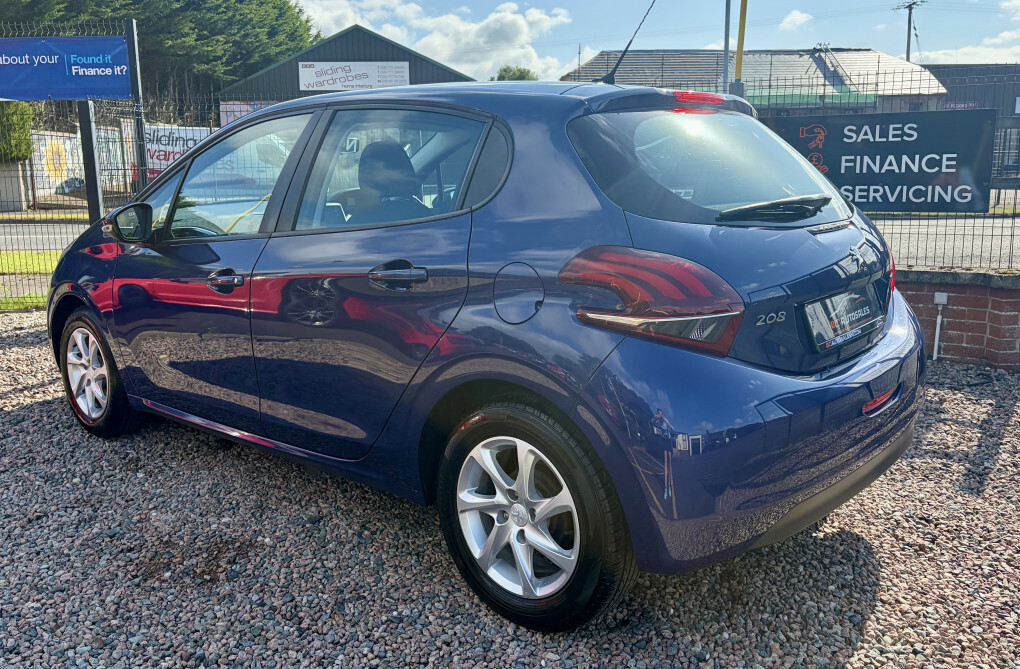 Peugeot 208 Hatchback  #3