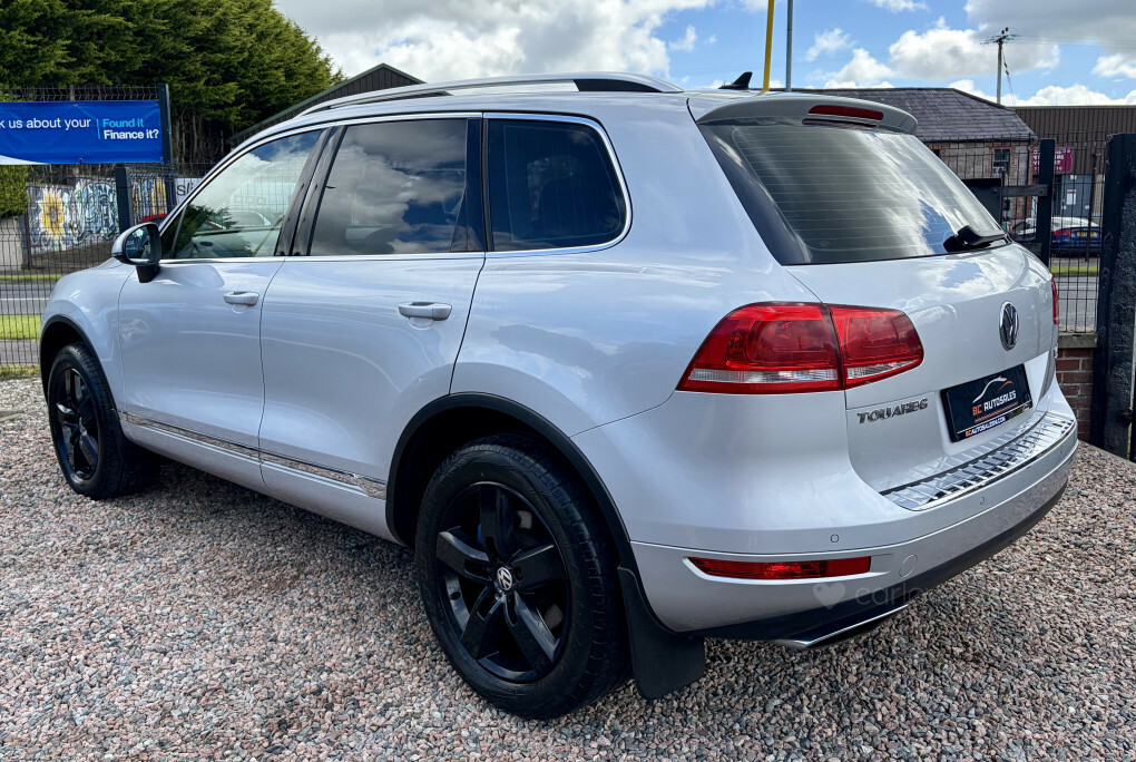 Volkswagen Touareg Suv #3