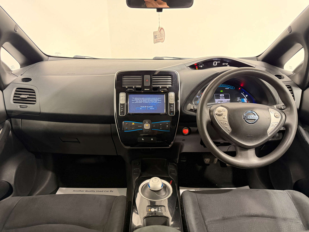 Nissan Leaf Acenta PE65ZHD #2