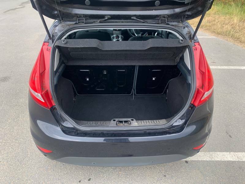 Ford Fiesta Fiesta Zetec Silver #9