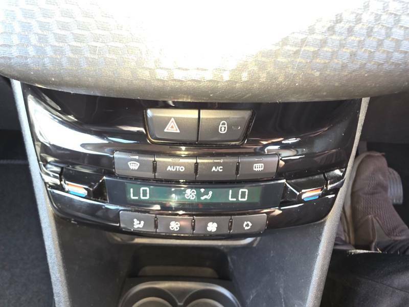 Peugeot 2008 1.2 Puretech 130 Feline Mistral White #10