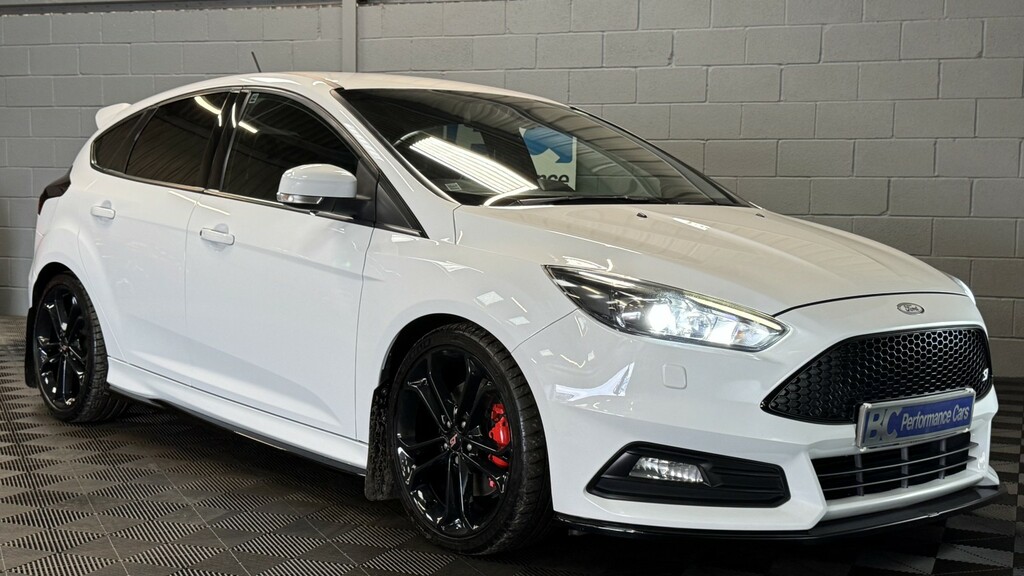 Ford Focus 2.0 T Ecoboost St-3 White