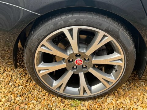 Jaguar XJ 3.0D V6 R-sport Saloon Euro 6 S S Red #21