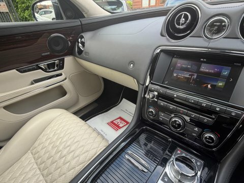 Jaguar XJ 3.0D V6 R-sport Saloon Euro 6 S S Red #9