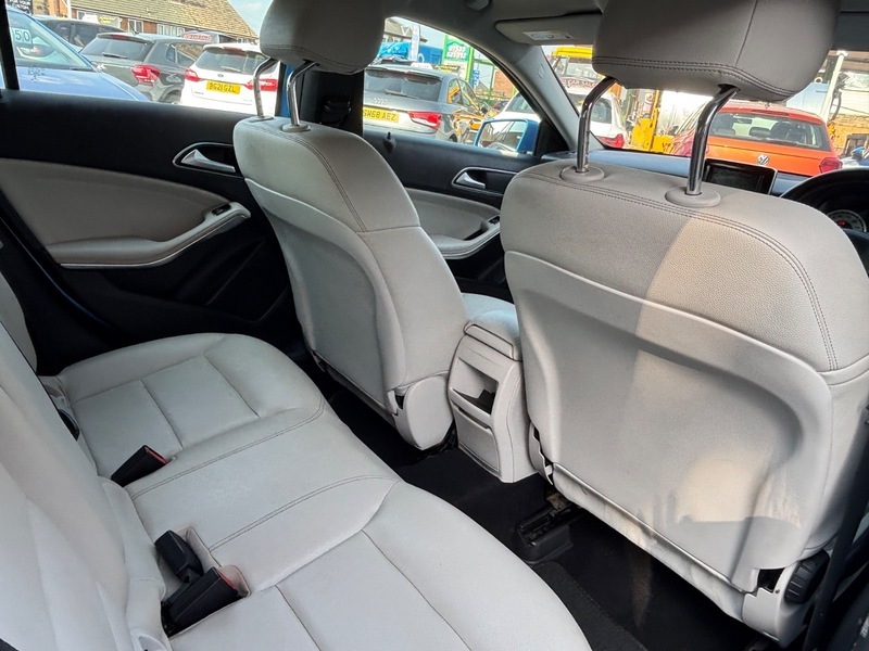 Mercedes-Benz A Class 1.6 A180 Sport Edition 121 Bhp White #16