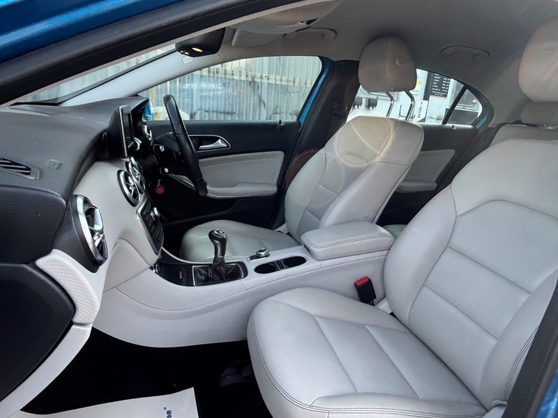 Mercedes-Benz A Class 1.6 A180 Sport Edition 121 Bhp White #23