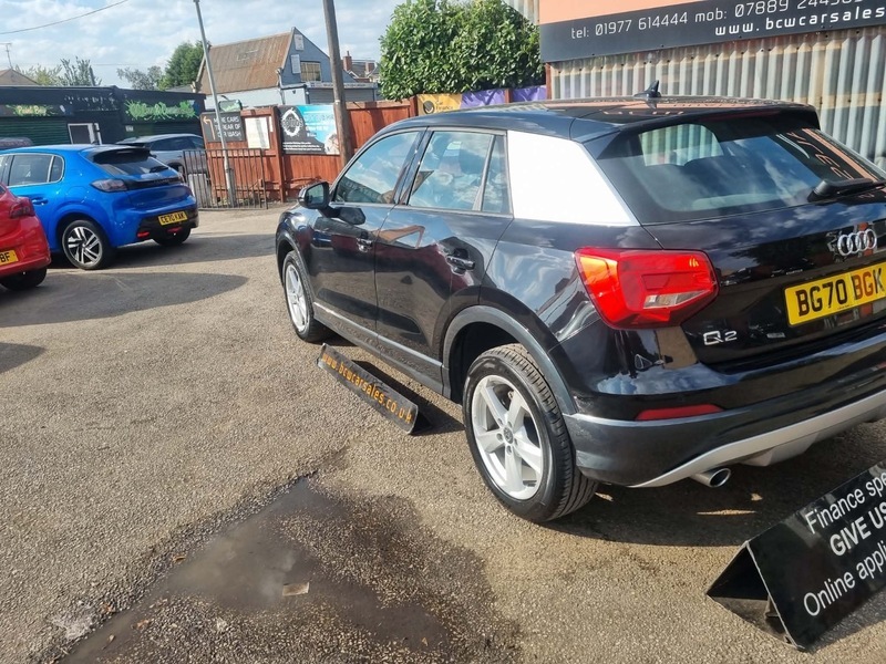 Audi Q2 Tdi Sport Black #4