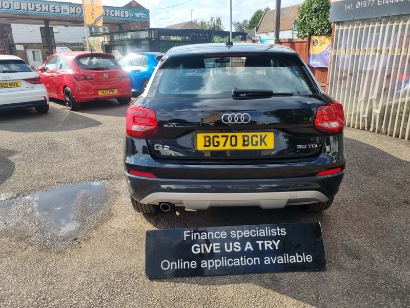 Audi Q2 Tdi Sport Black #3