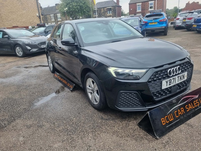 Audi A1 Sportback Tfsi Technik Black #3