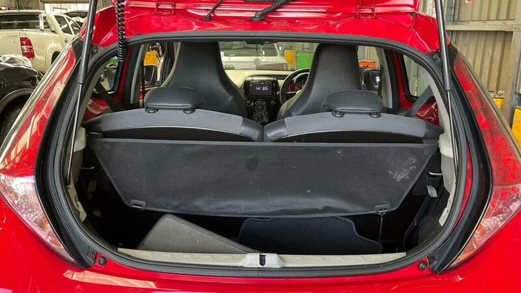 Toyota Aygo 1L X-clusiv Black #9