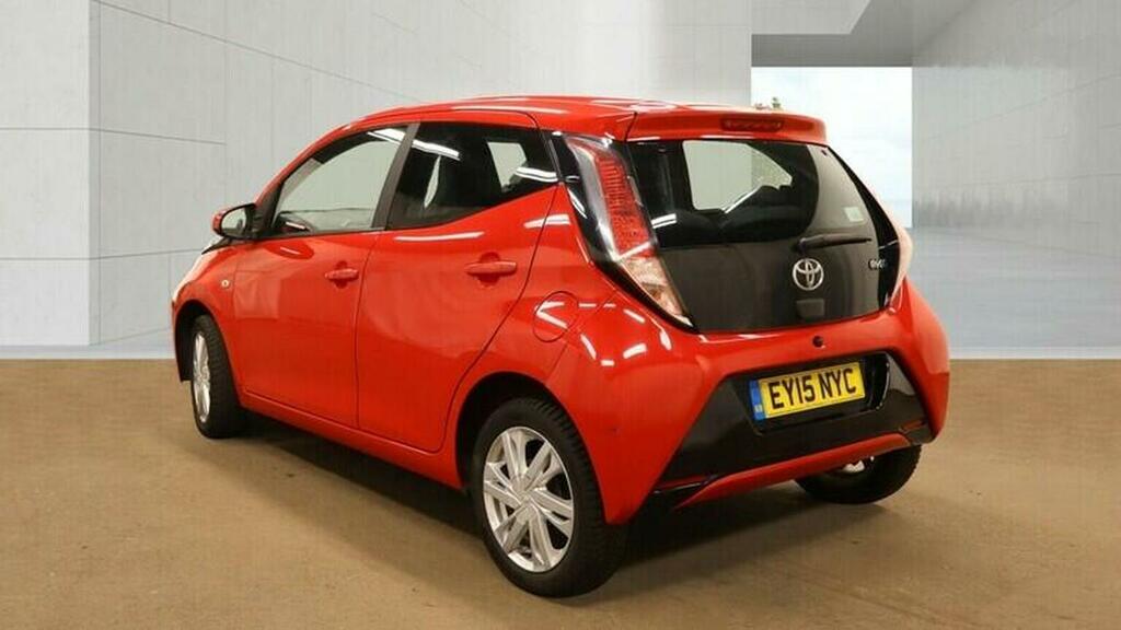 Toyota Aygo 1.0 Vvt-i X-pression Euro 5 Euro 5 Red #3