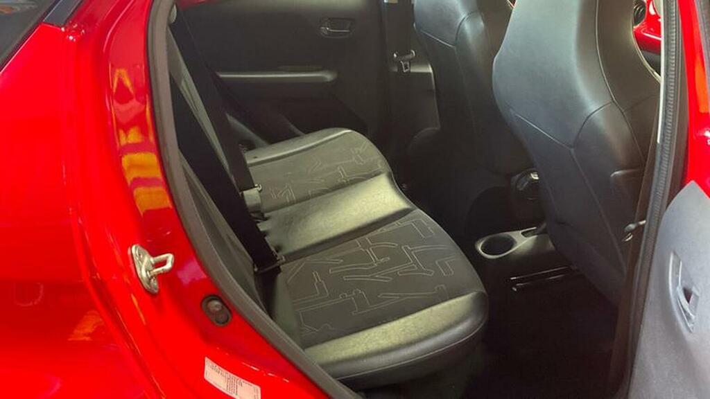Toyota Aygo 1L X-clusiv Black #10