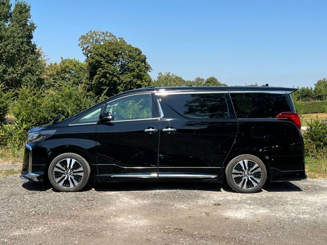 Toyota Alphard 2.5 Sc Package Black #4