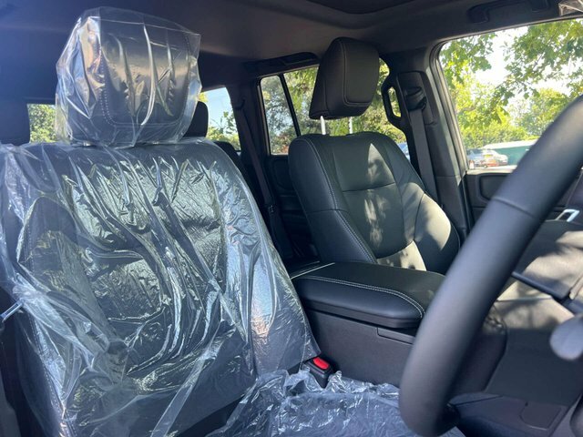 Toyota Land Cruiser 2.7 250 VX Suv Grey #5