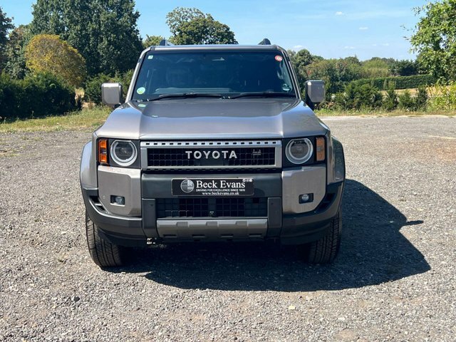 Toyota Land Cruiser 2.7 250 VX Suv Grey #2