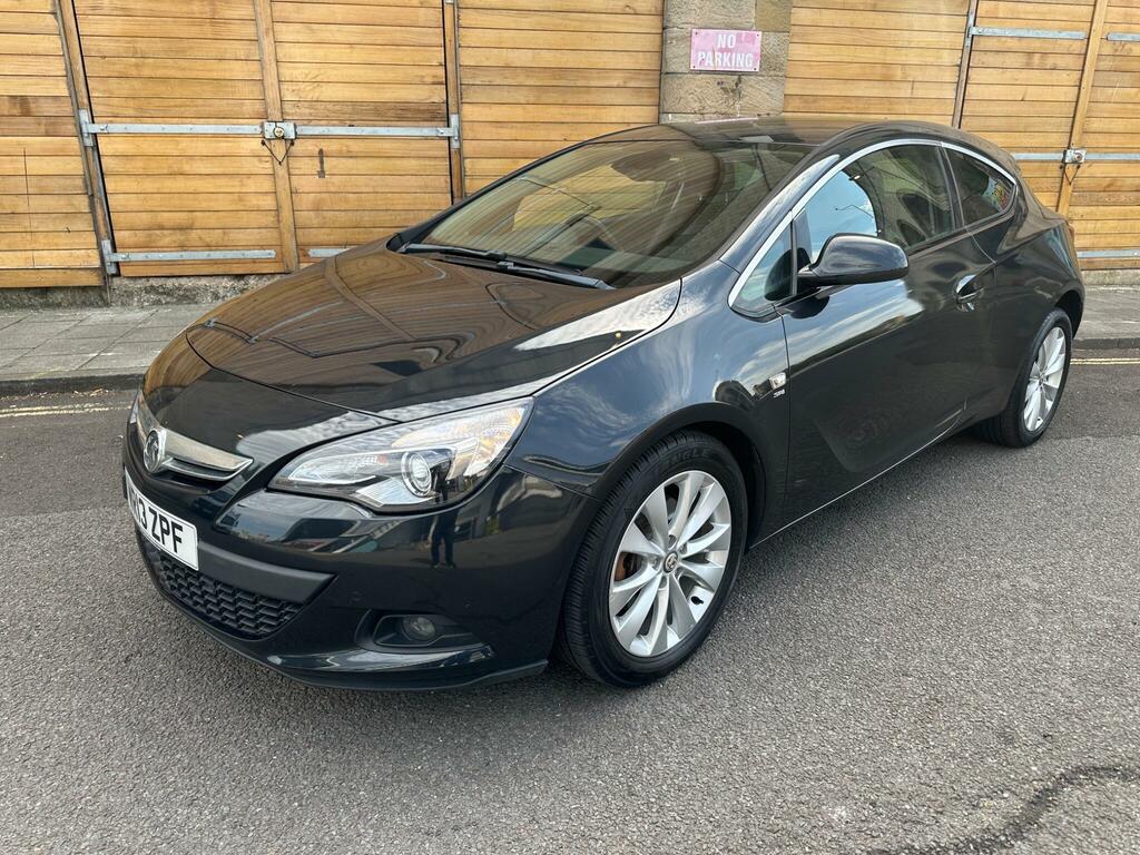 Vauxhall Astra GTC Sri Black #2