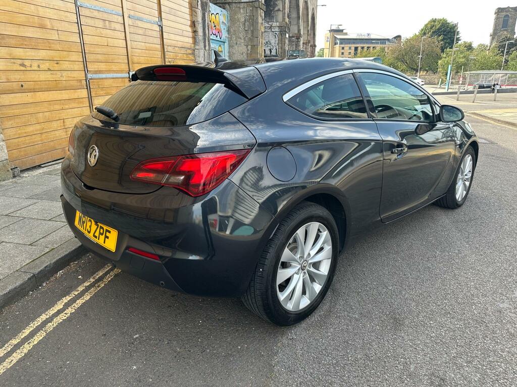Vauxhall Astra GTC Sri Black #5
