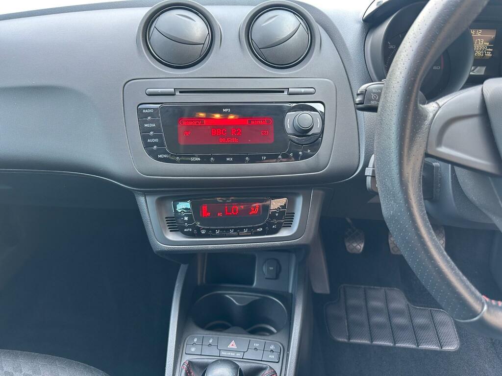 Seat Ibiza 1.4 16V Chill Sport Coupe Euro 5 Red #15