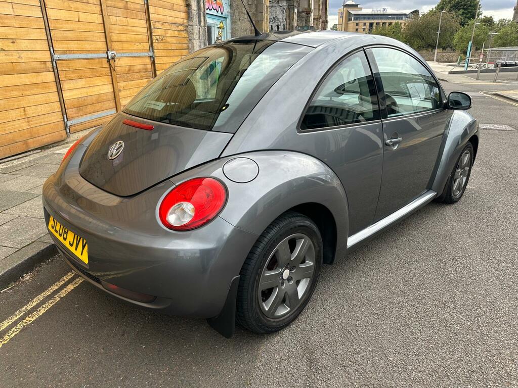 Volkswagen Beetle Hatchback #4