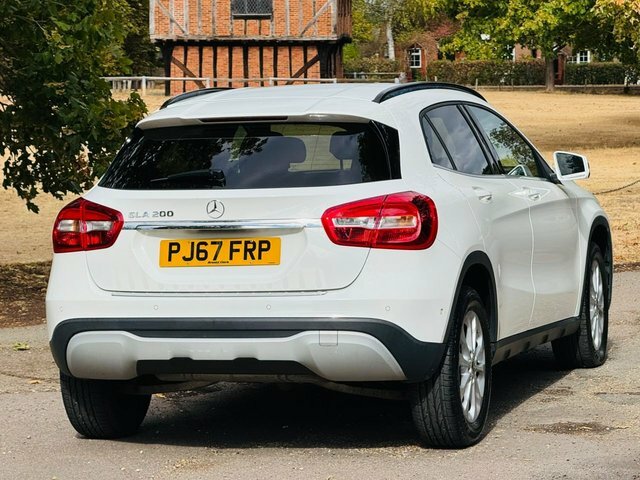 Mercedes-Benz GLA Class 1.6 Gla200 Se Executive Suv 7G-dct Eu White #5