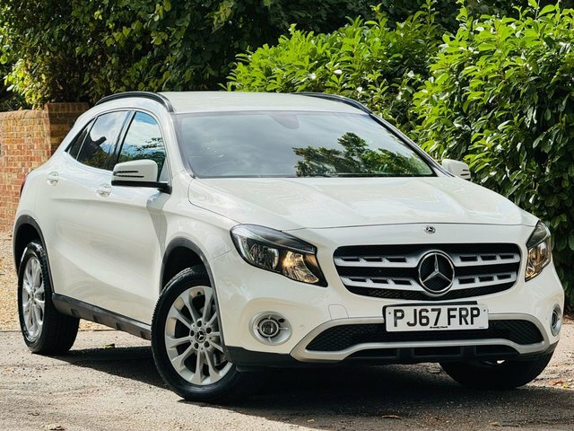Mercedes-Benz GLA Class 1.6 Gla200 Se Executive Suv 7G-dct Eu White #2