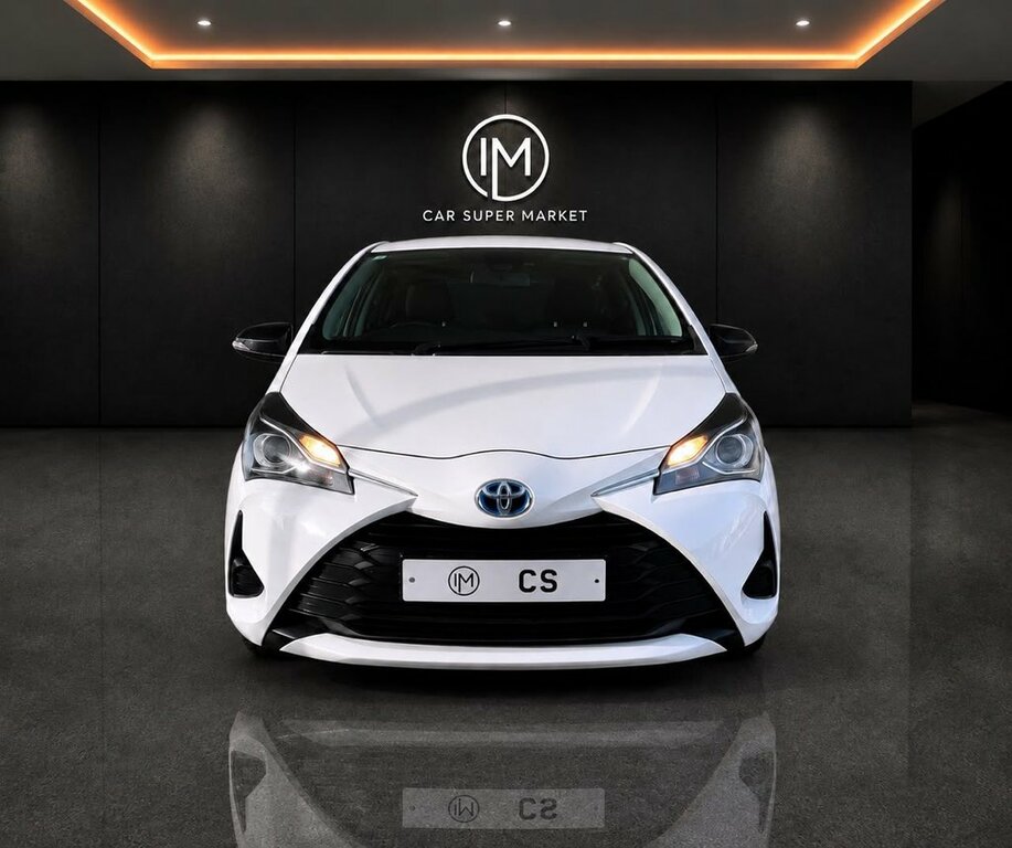Toyota Yaris 1.5L Active White