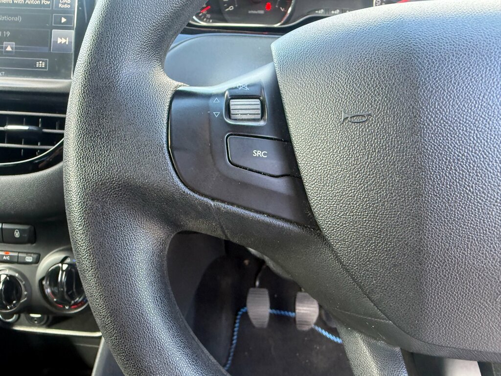 Peugeot 208 1.2 Puretech Active Euro 6 White #34