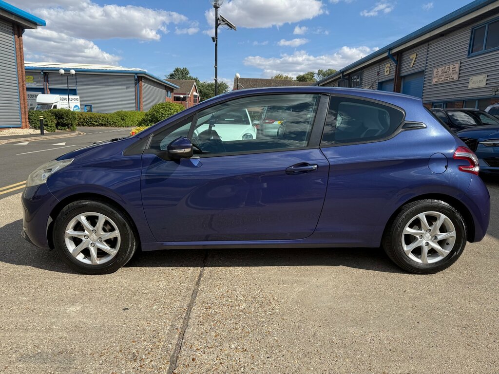 Peugeot 208 1.2 Puretech Active Euro 6 White #9