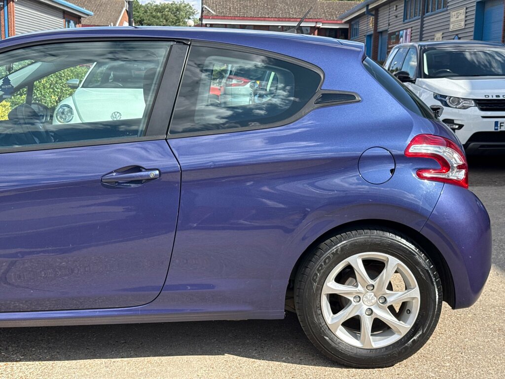 Peugeot 208 1.2 Puretech Active Euro 6 White #30
