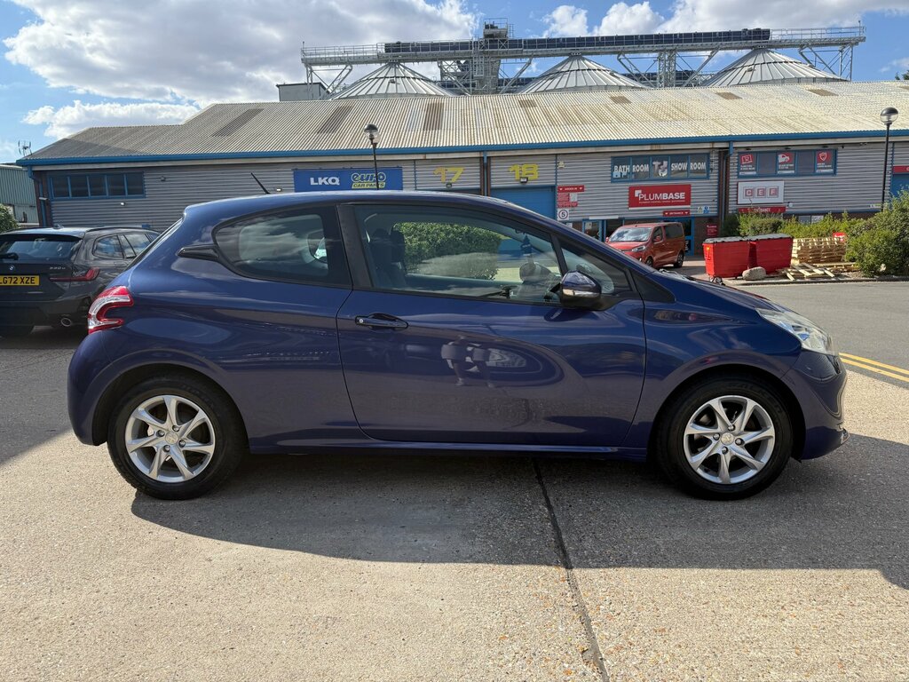 Peugeot 208 1.2 Vti Puretech Active Hatchback Manua Blue #3