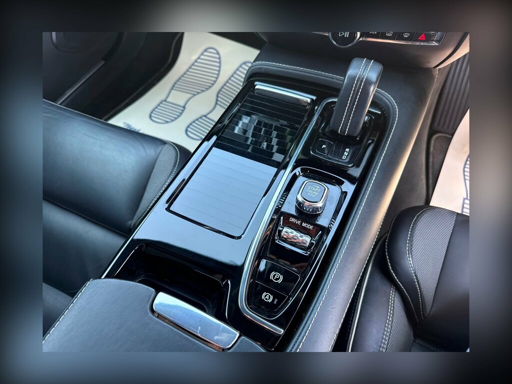 Volvo V60 D3 Momentum Privacy Glass, Keyless, Rear C Grey #31