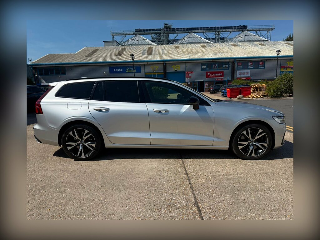 Volvo V60 D3 Momentum Privacy Glass, Keyless, Rear C Grey #7