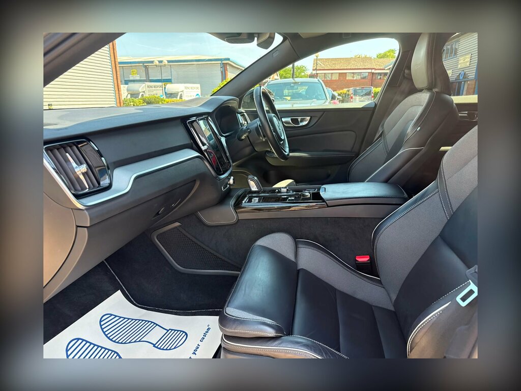 Volvo V60 D3 Momentum Privacy Glass, Keyless, Rear C Grey #9