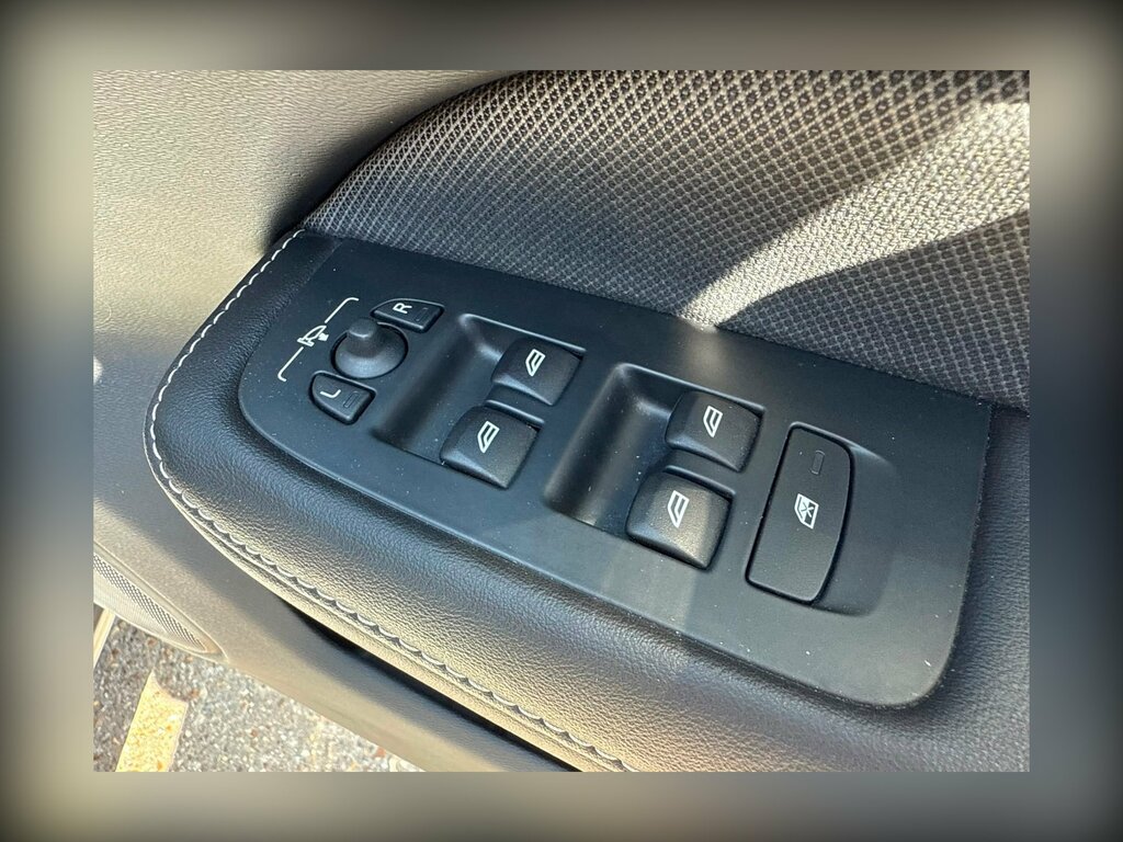 Volvo V60 D3 Momentum Privacy Glass, Keyless, Rear C Grey #42