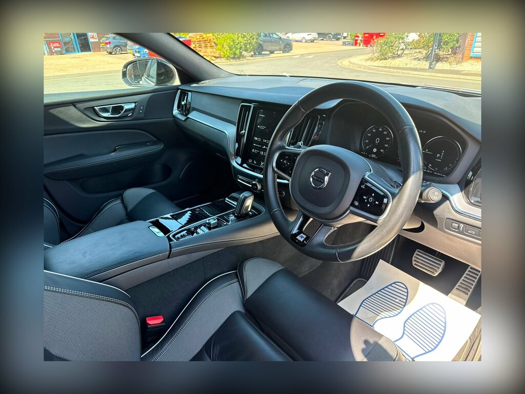 Volvo V60 D3 Momentum Privacy Glass, Keyless, Rear C Grey #25