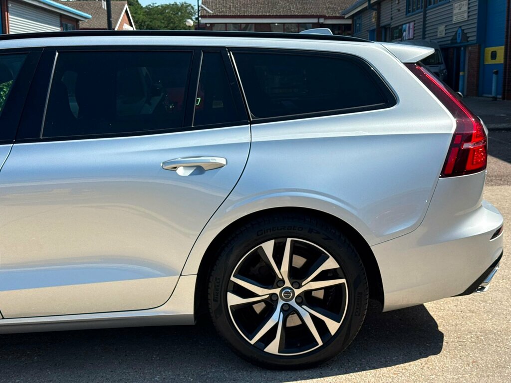 Volvo V60 D3 Momentum Privacy Glass, Keyless, Rear C Grey #48