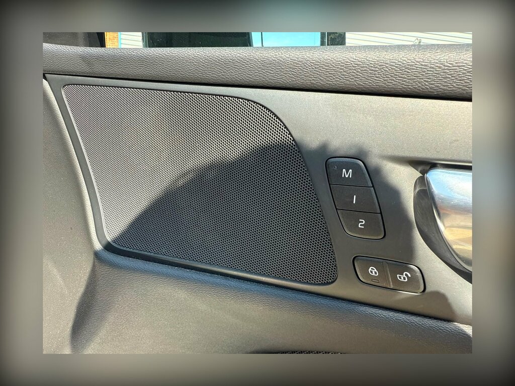 Volvo V60 D3 Momentum Privacy Glass, Keyless, Rear C Grey #40