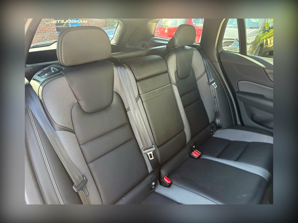 Volvo V60 D3 Momentum Privacy Glass, Keyless, Rear C Grey #22
