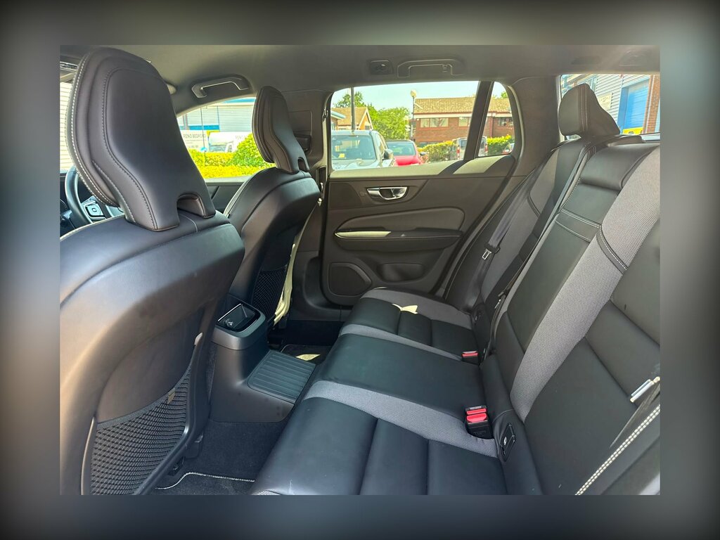 Volvo V60 D3 Momentum Privacy Glass, Keyless, Rear C Grey #14