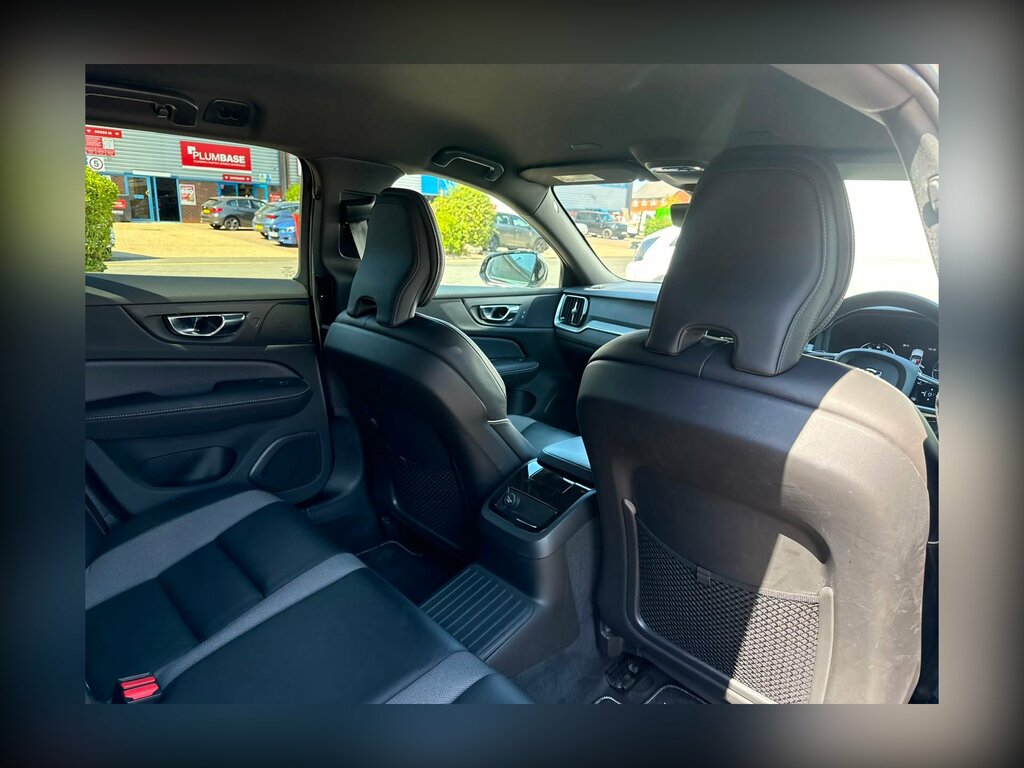 Volvo V60 D3 Momentum Privacy Glass, Keyless, Rear C Grey #21