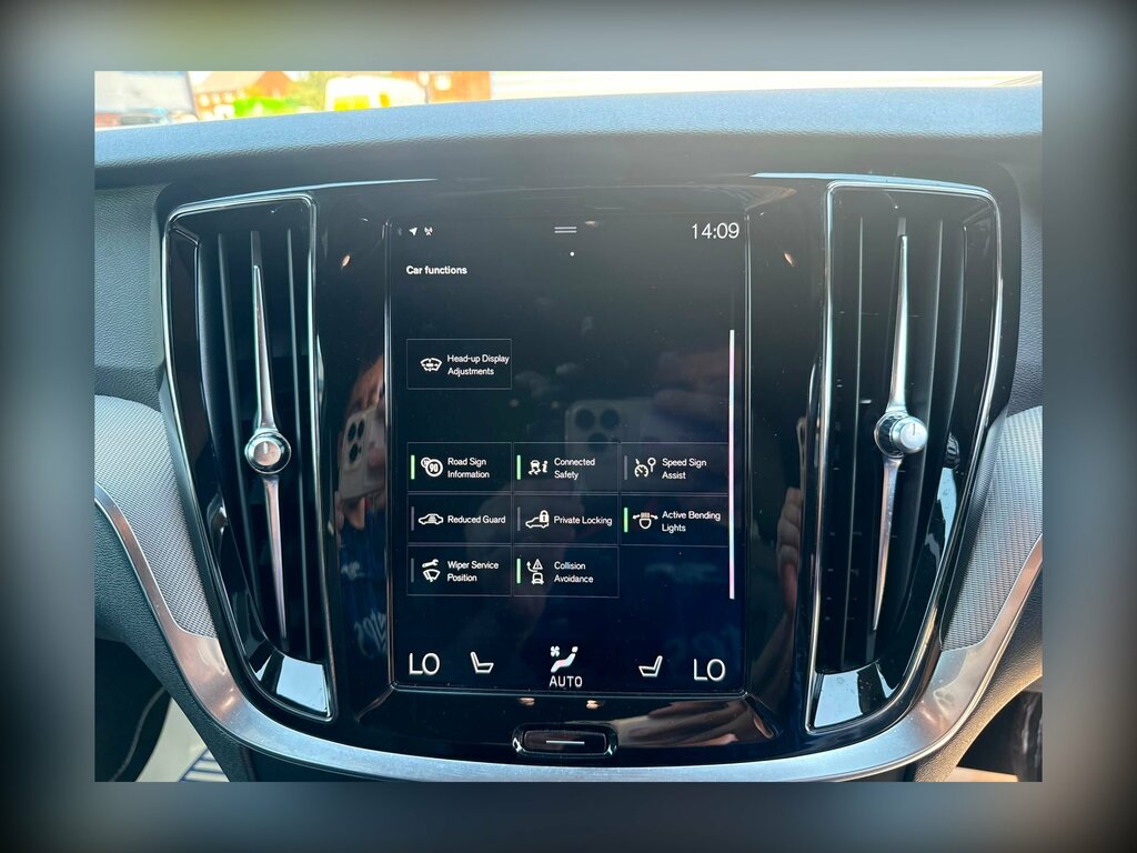 Volvo V60 D3 Momentum Privacy Glass, Keyless, Rear C Grey #35