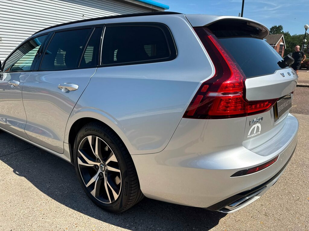 Volvo V60 D3 Momentum Privacy Glass, Keyless, Rear C Grey #58