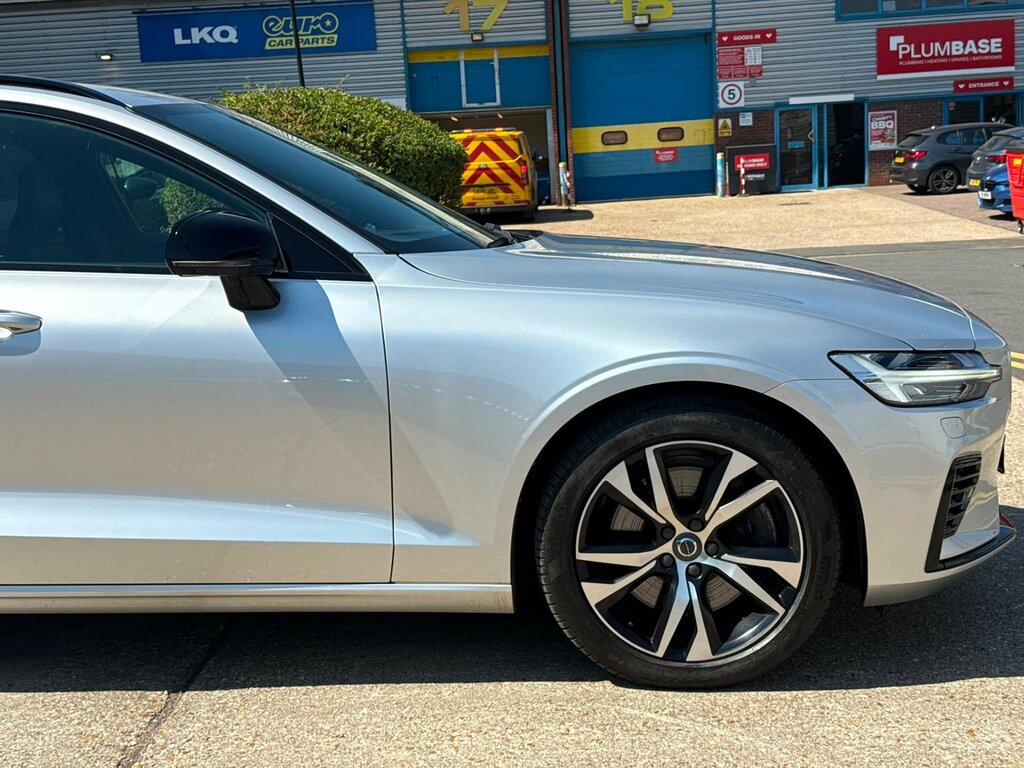 Volvo V60 D3 Momentum Privacy Glass, Keyless, Rear C Grey #50