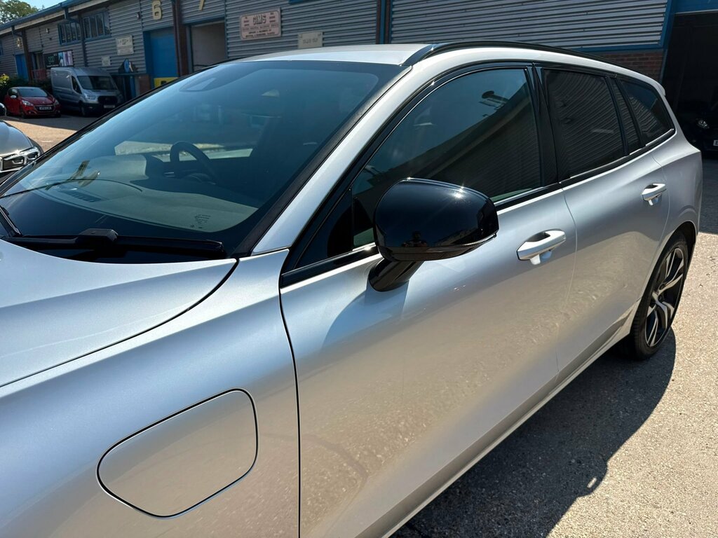 Volvo V60 D3 Momentum Privacy Glass, Keyless, Rear C Grey #54
