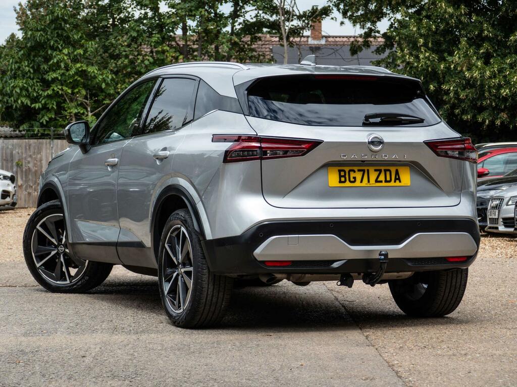 Nissan Qashqai Tekna Silver #2
