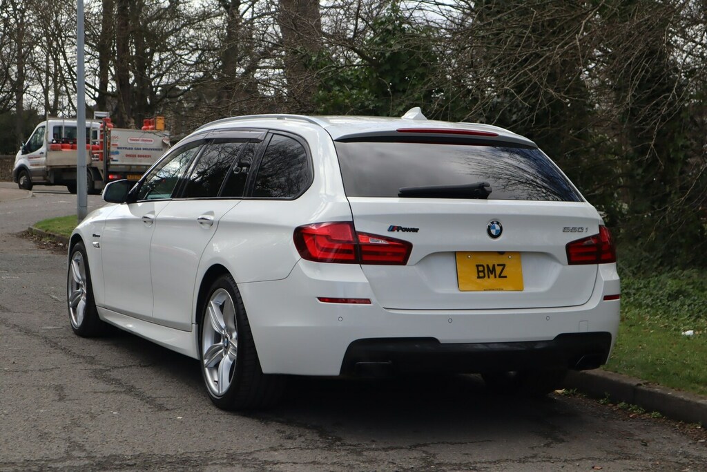 BMW 5 Series 550I M Sport 4.4 V8 Bi-turbo Touring Step YK12JWH White #5
