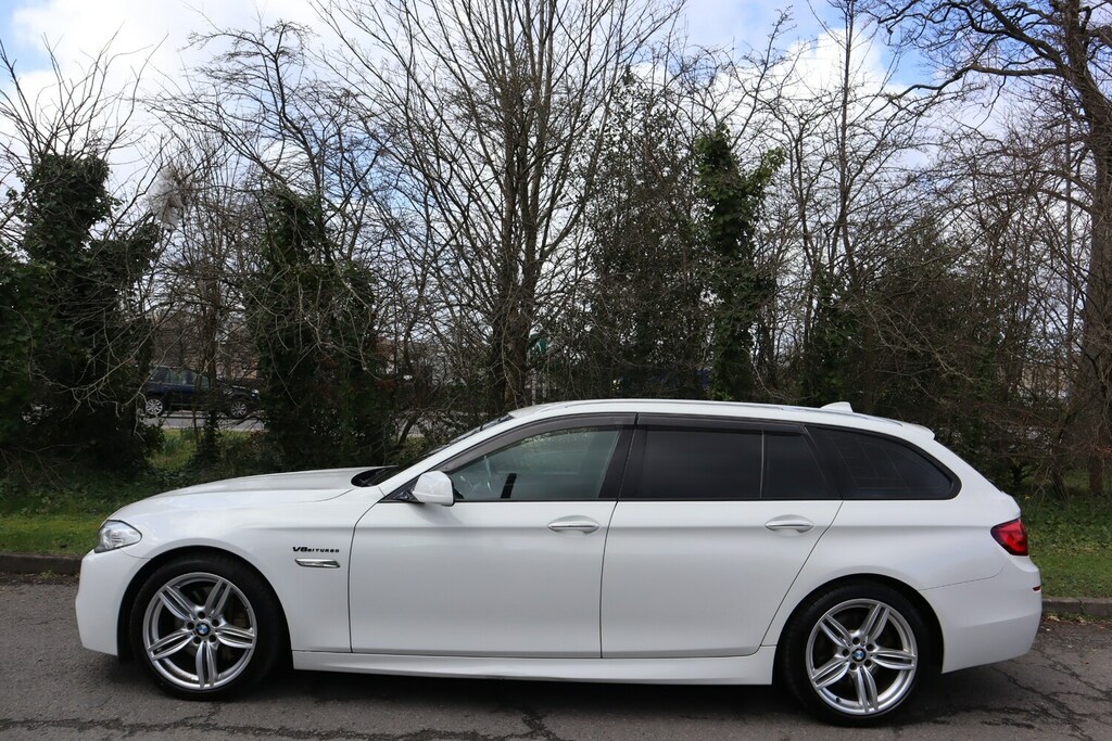 BMW 5 Series 550I M Sport 4.4 V8 Bi-turbo Touring Step YK12JWH White #6