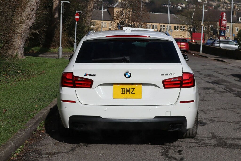 BMW 5 Series 550I M Sport 4.4 V8 Bi-turbo Touring Step YK12JWH White #4